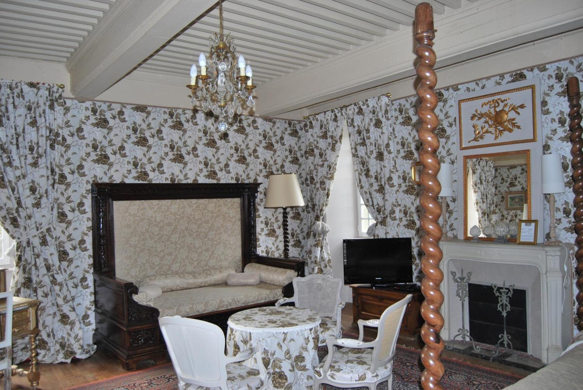 Chateau De Chantelauze Olliergues ห้อง รูปภาพ