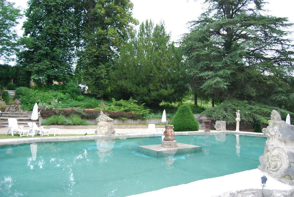 Chateau De Chantelauze Olliergues ภายนอก รูปภาพ