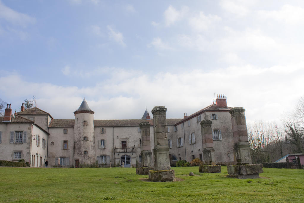 Chateau De Chantelauze Olliergues ภายนอก รูปภาพ